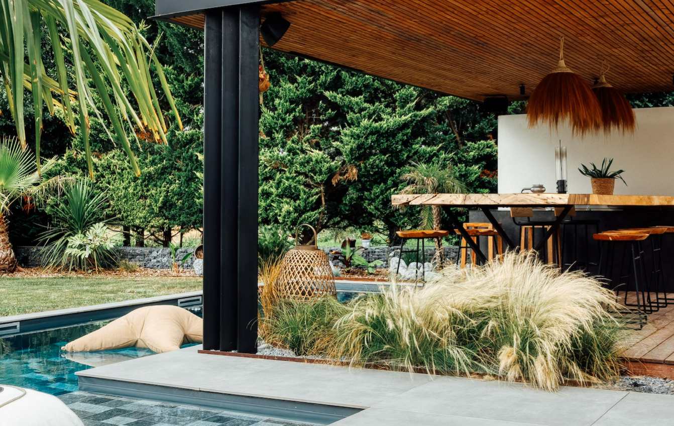 cuisine extérieure pergola pisicine chic
