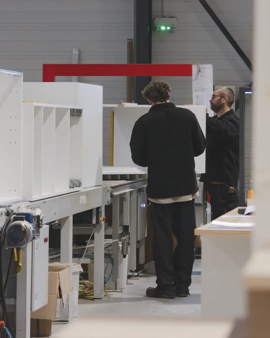 chaine montage caisson meuble cuisine collaborateur ACS cuisinedété