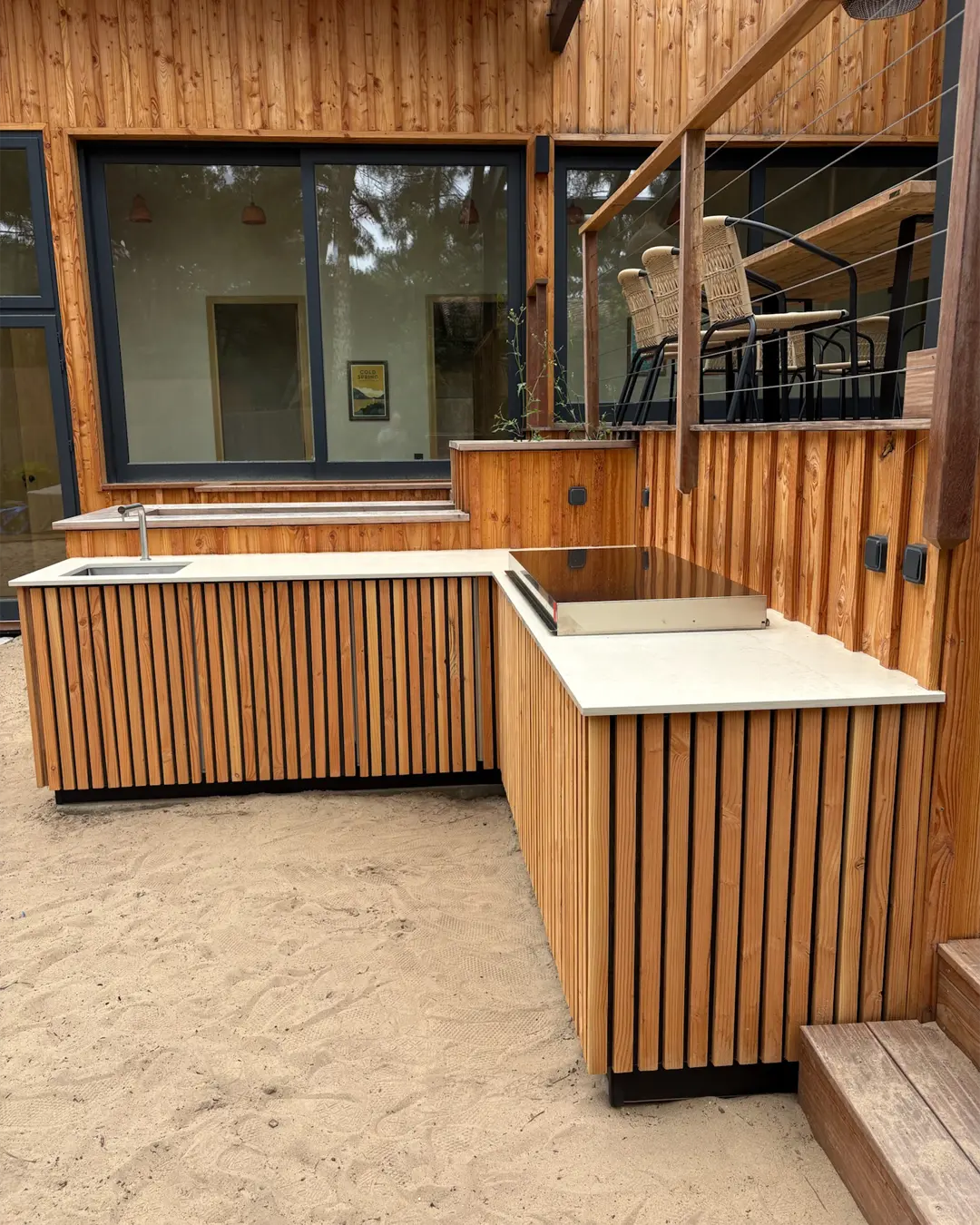 cuisinedété cuisine extérieure sur mesure avec plancha évier mitigeur Cap Ferret Bassin Arcachon Gironde Nouvelle-Aquitaine